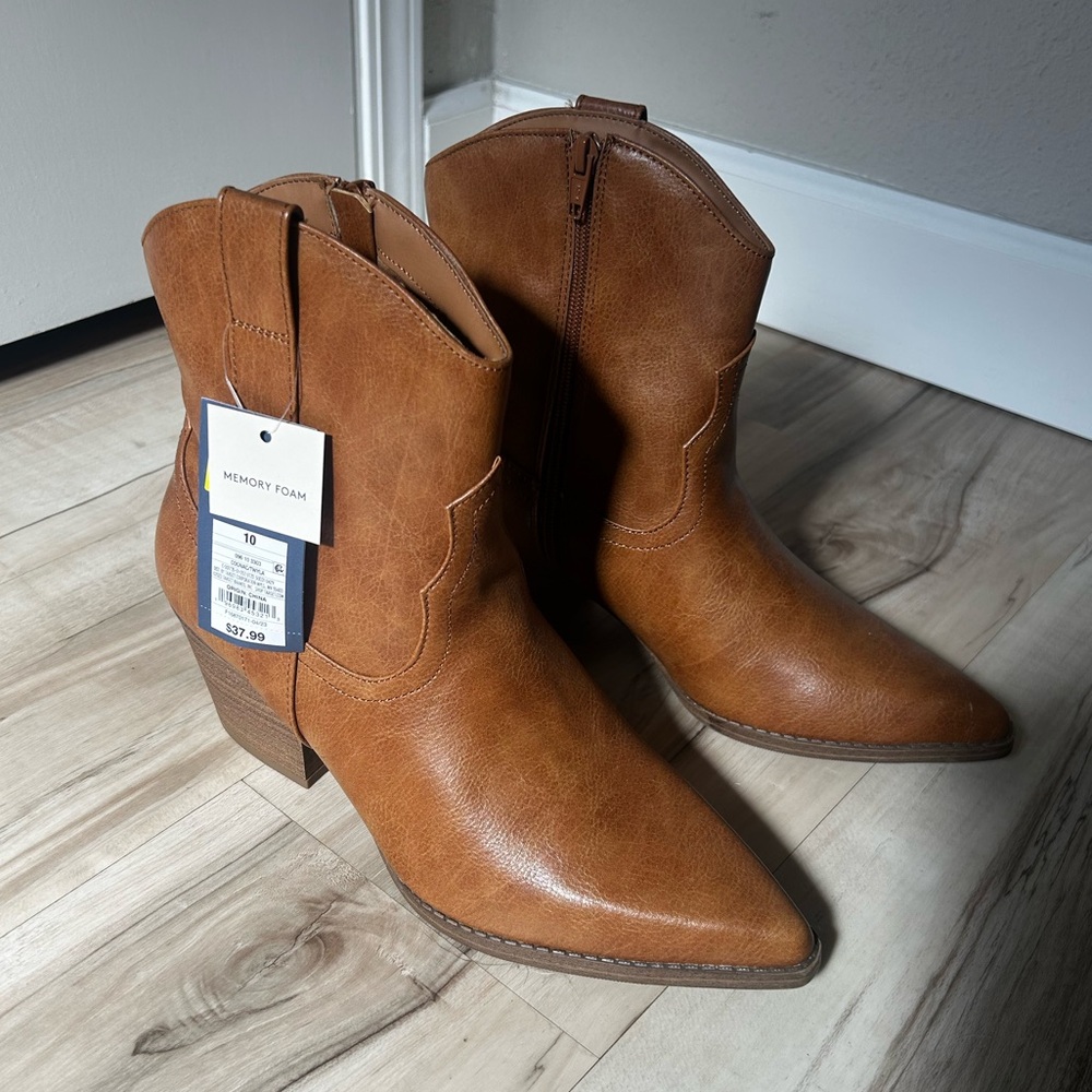 Universal Thread Western Boots